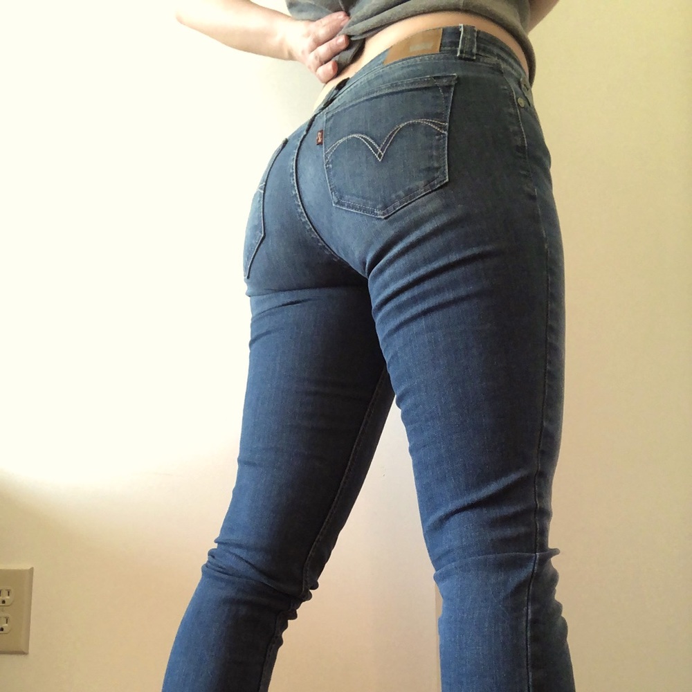 Levi’s Bold Curve Low Rise Skinny Jean